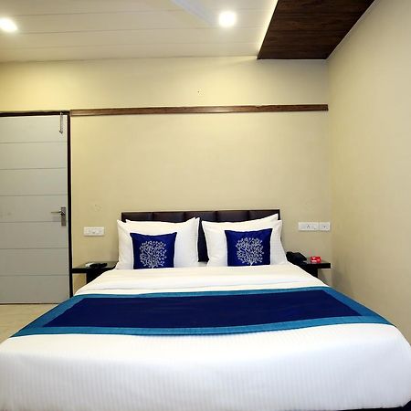 Hotel 7 Chandigarh Exterior photo