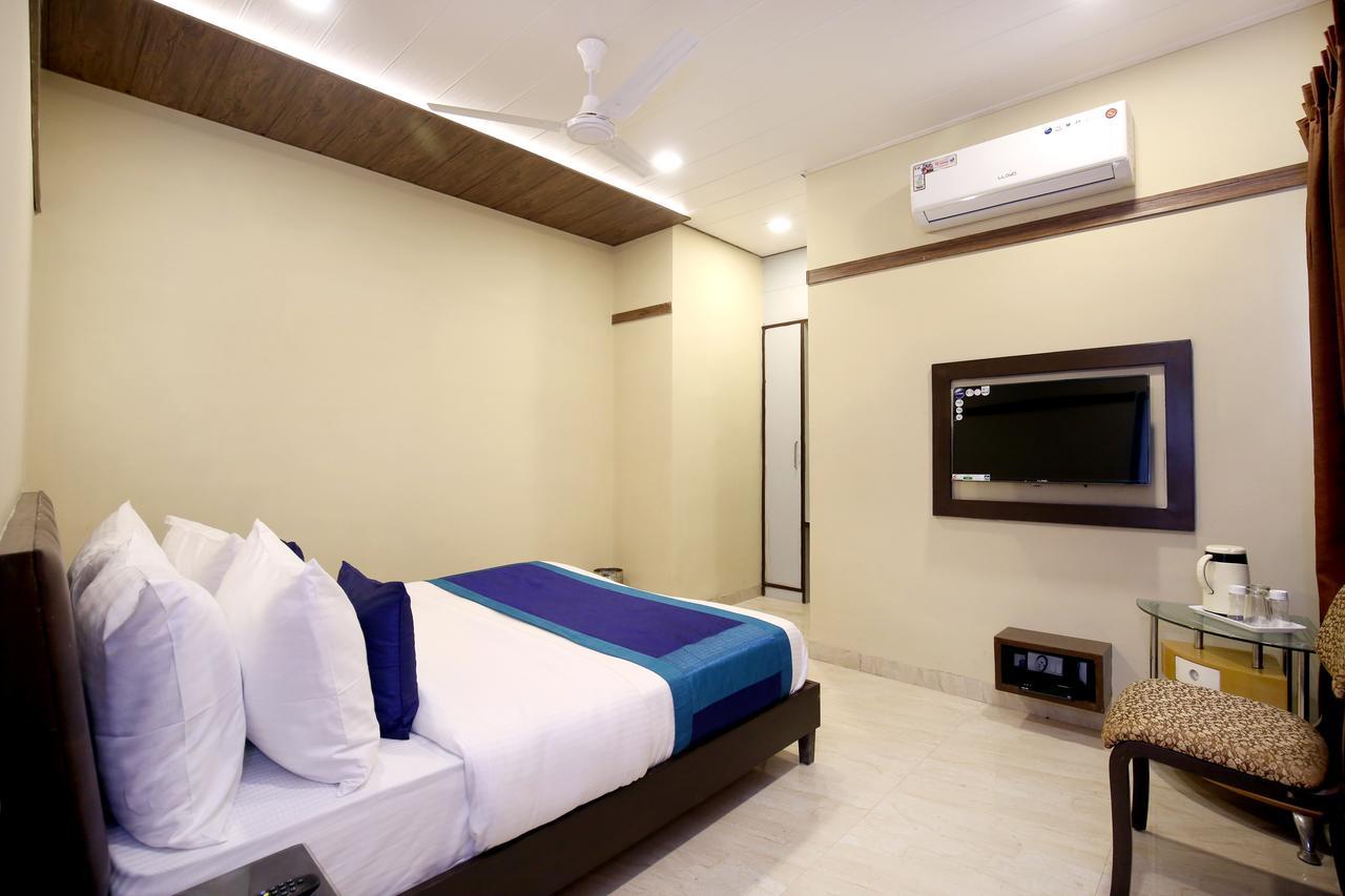 Hotel 7 Chandigarh Exterior photo