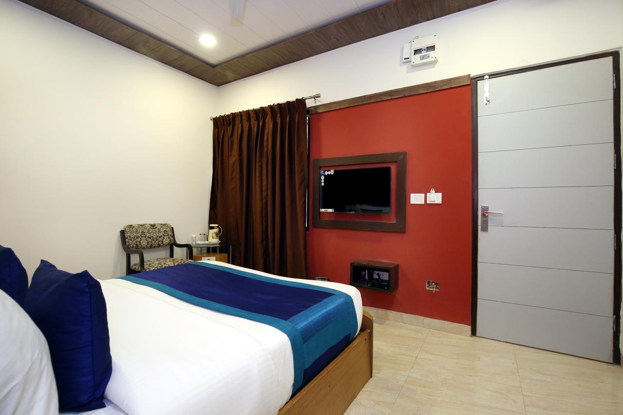 Hotel 7 Chandigarh Exterior photo