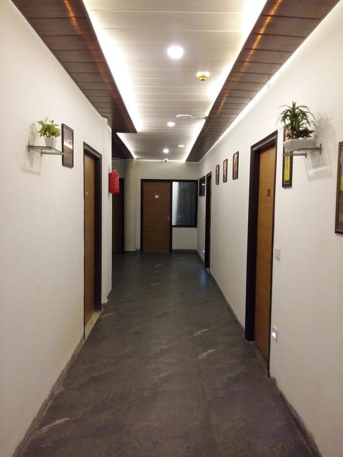 Hotel 7 Chandigarh Exterior photo